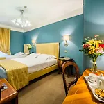 فندق سكاليناتا دي سبانيا 3*